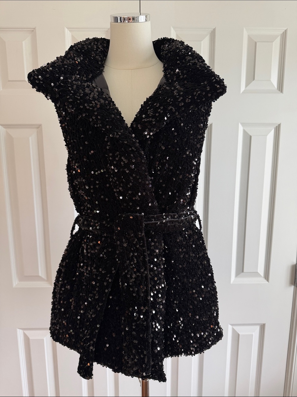 Donna Karan Black Sequin Puffer Velvet Vest Belted Glamorous Size S